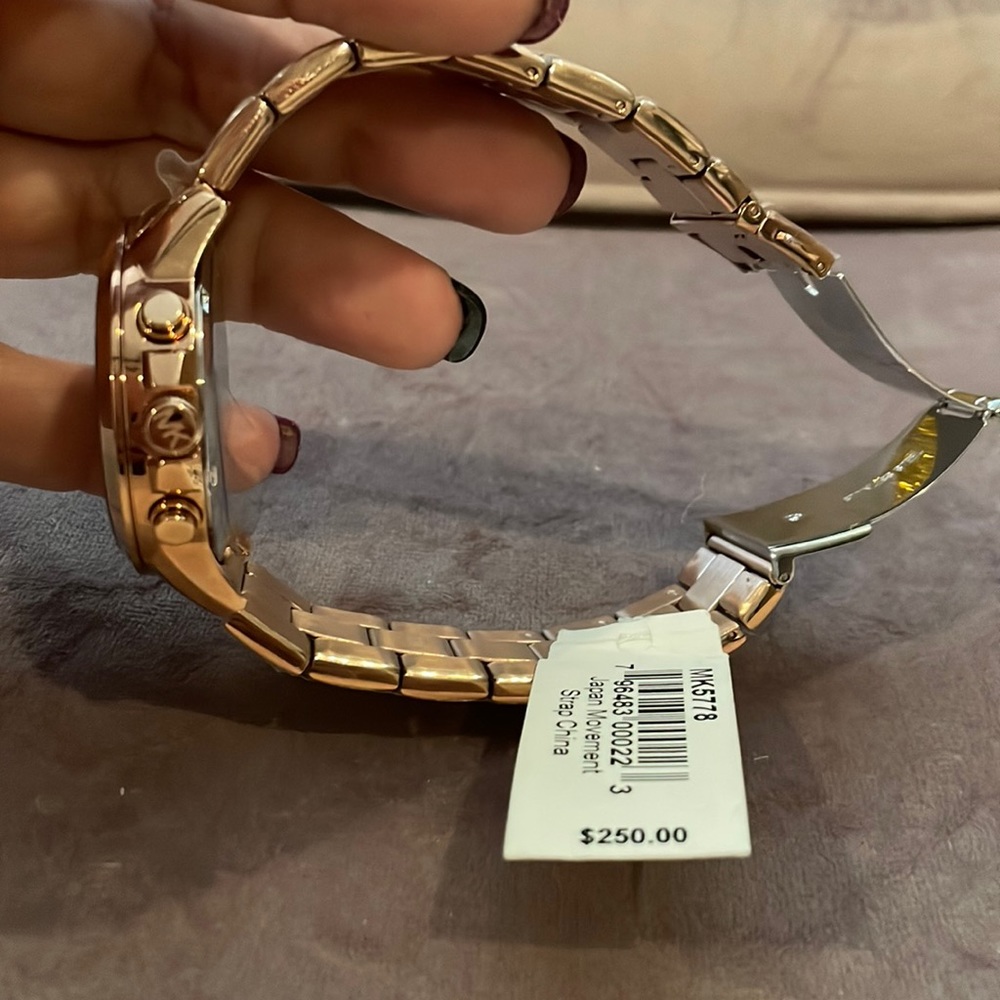 Michael Kors Rose gold link watch - Picture 3 of 4